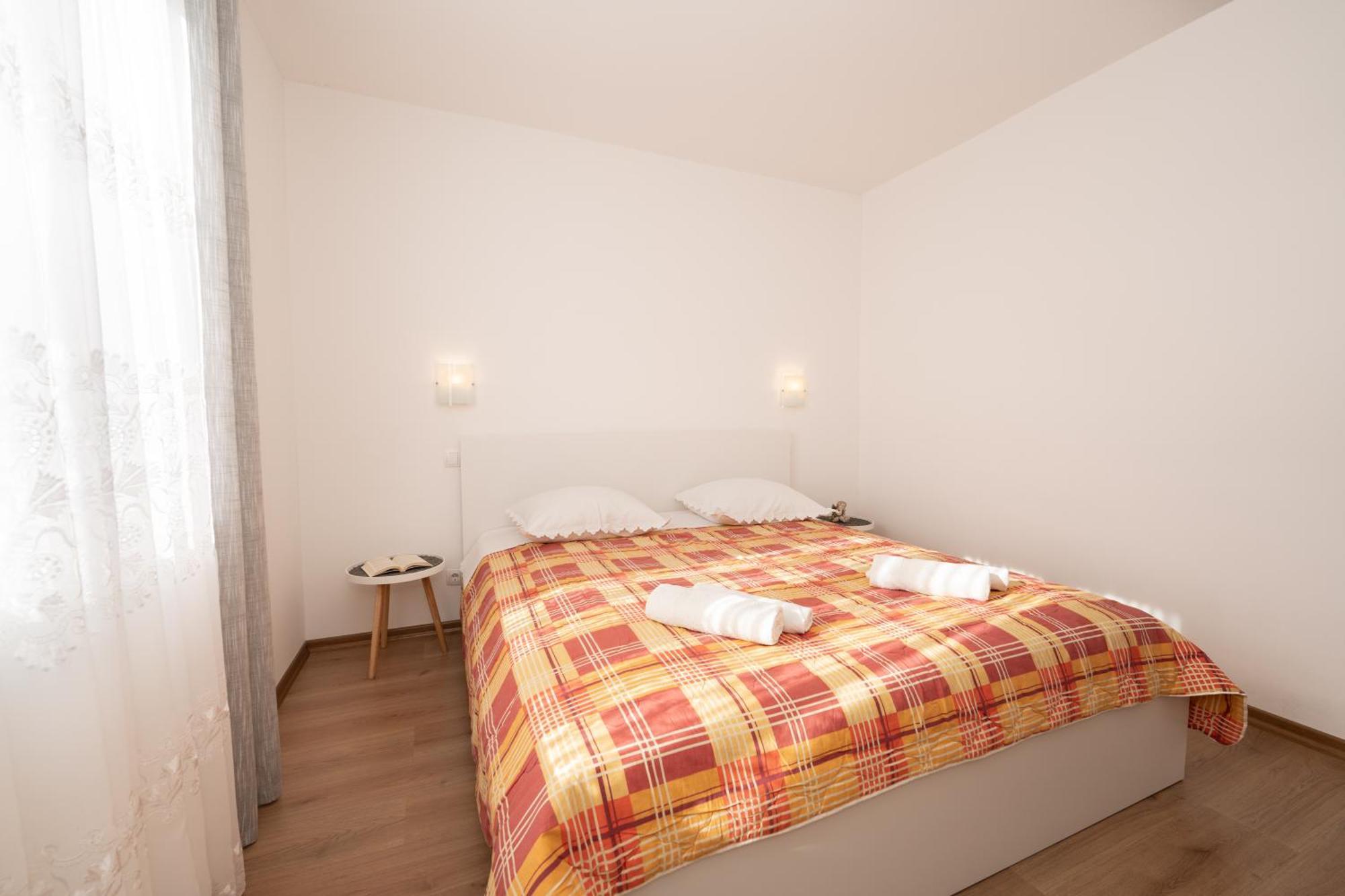 Apartments Biserka Novalja Pokój zdjęcie
