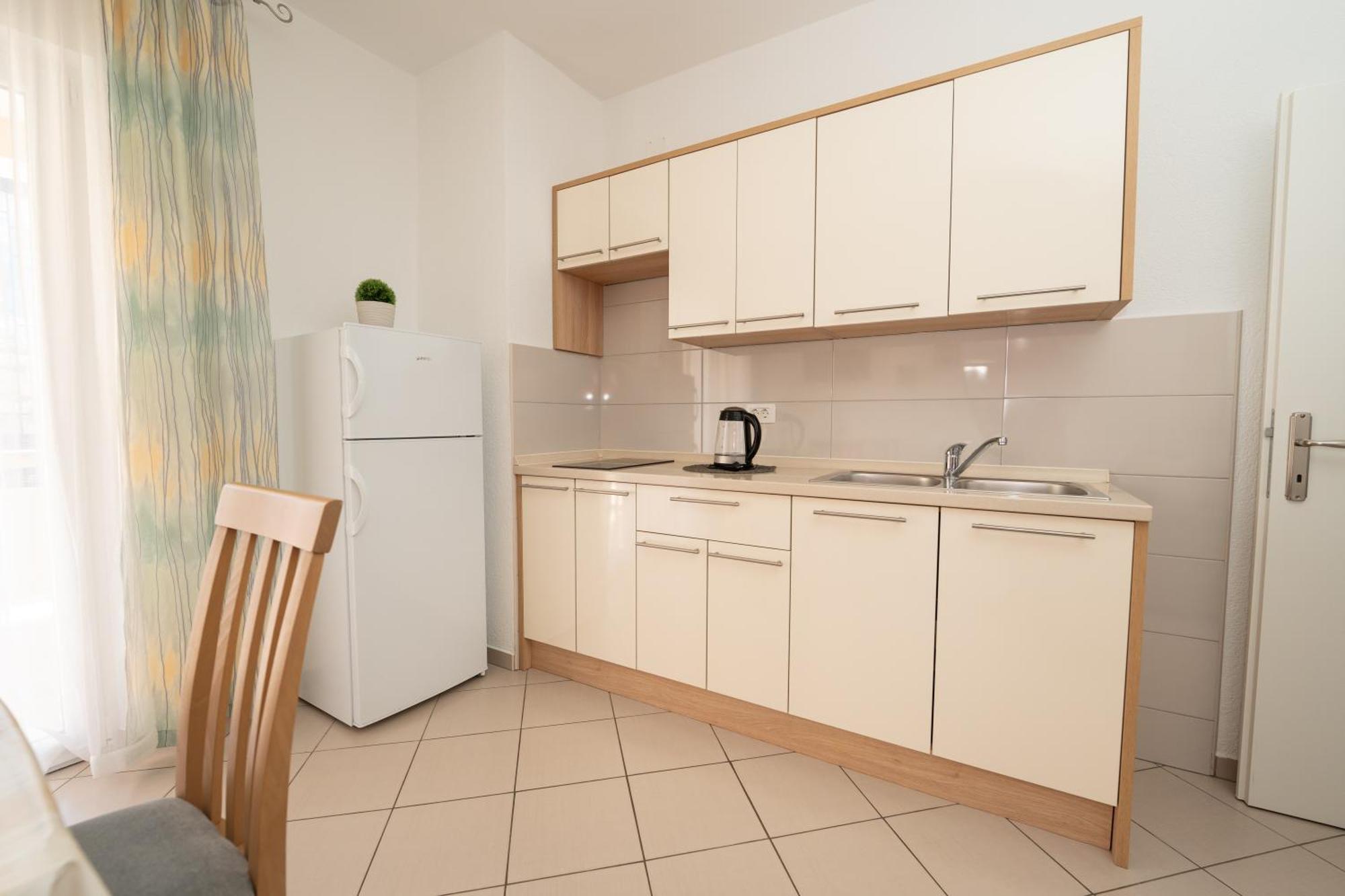 Apartments Biserka Novalja Pokój zdjęcie