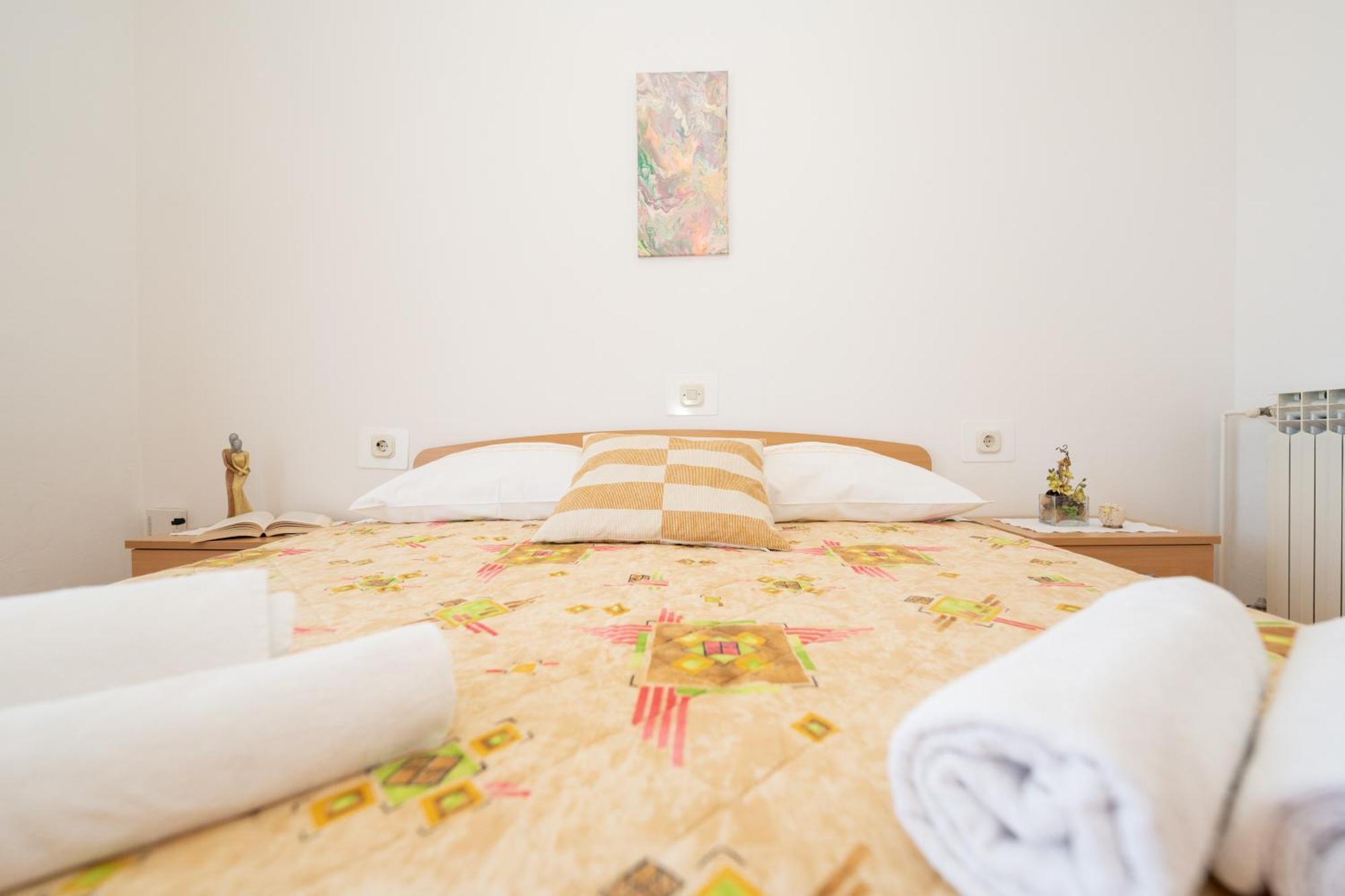 Apartments Biserka Novalja Pokój zdjęcie