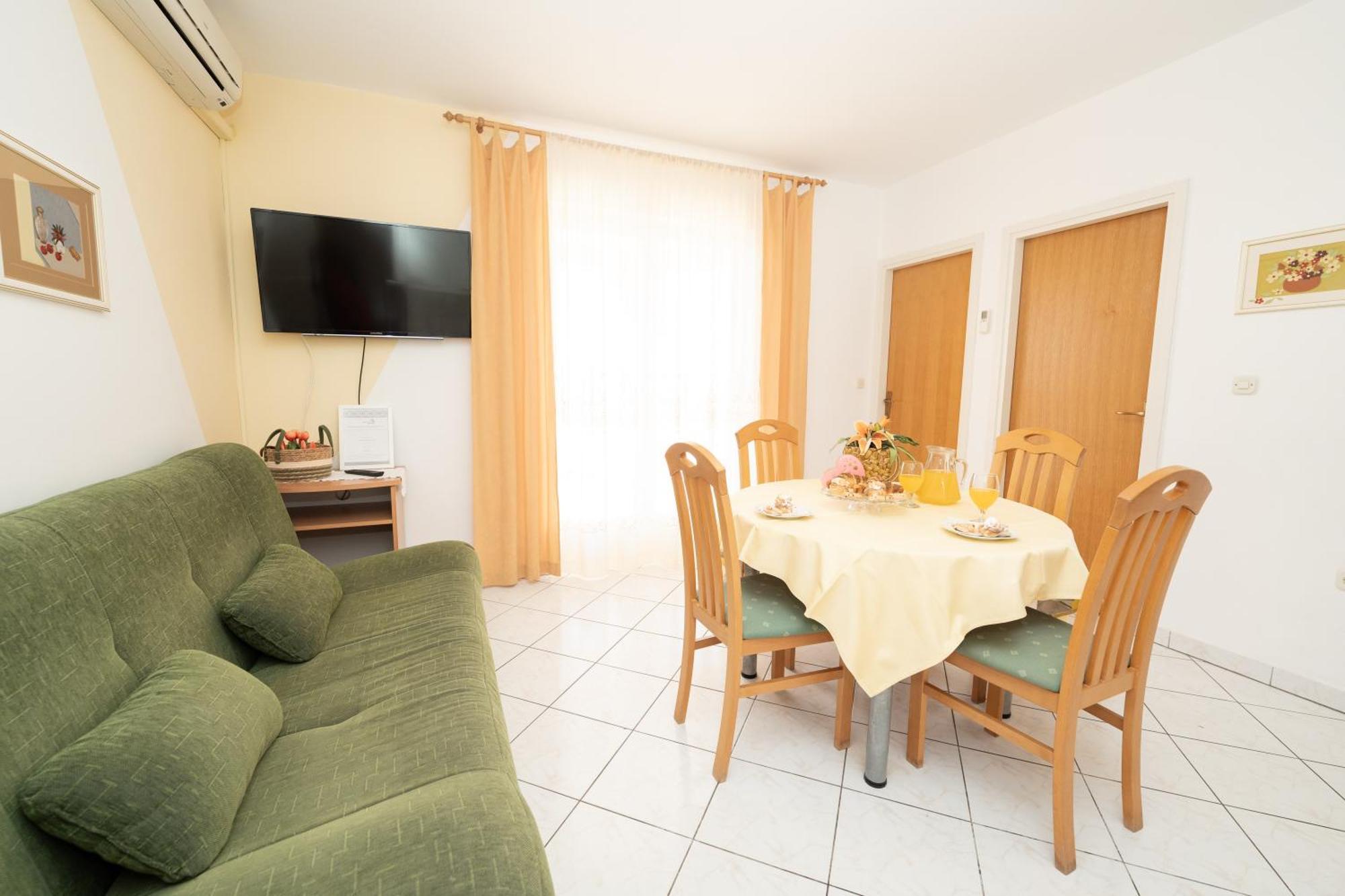Apartments Biserka Novalja Pokój zdjęcie