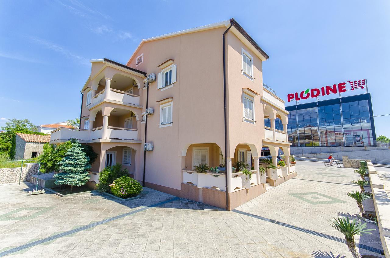 Apartments Biserka Novalja Zewnętrze zdjęcie