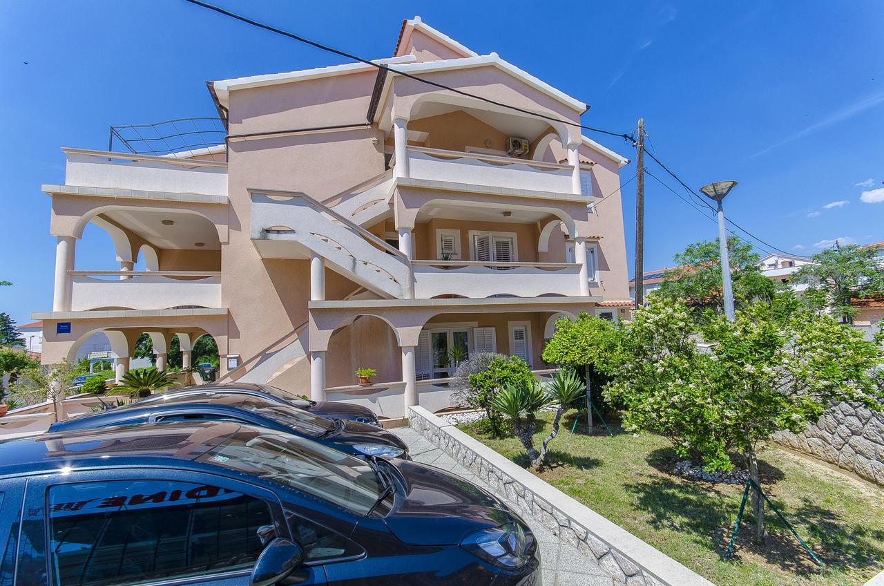 Apartments Biserka Novalja Zewnętrze zdjęcie